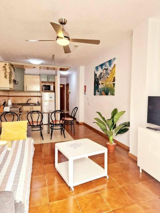 Comfortable Centrally Located Apartment Playa Fanabe Exterior photo