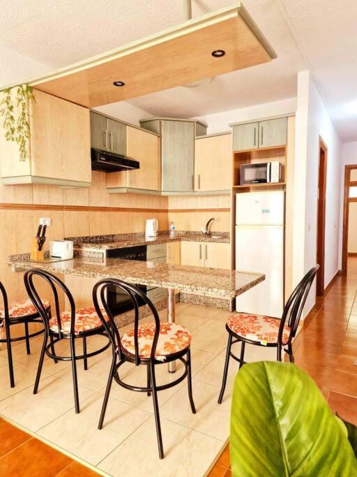 Comfortable Centrally Located Apartment Playa Fanabe Exterior photo